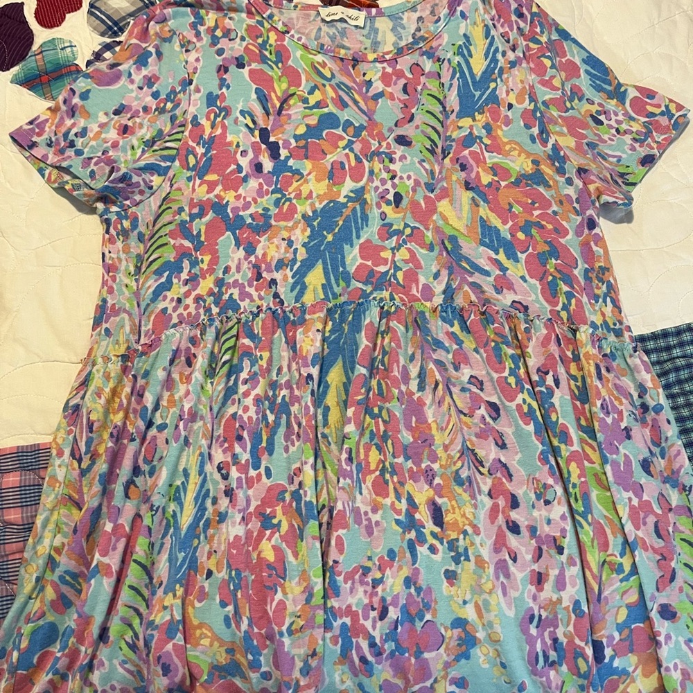 Cute Lilly inspired shirt sz L